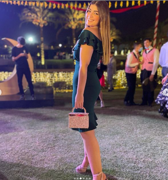 شاهد ..ليلى زاهر تتألق بفستان قصير بملاهي زيد بارك