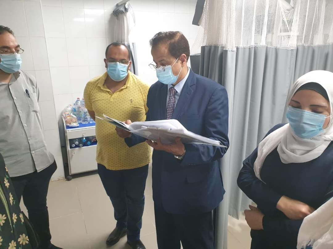  وكيل الصحة بالقليوبية يفاجئ مستشفى عزل قها