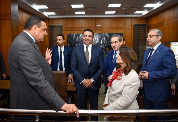 وزيرا الهجرة والتنمية المحلية يتفقدون مركز السلامة بالديوان العام
