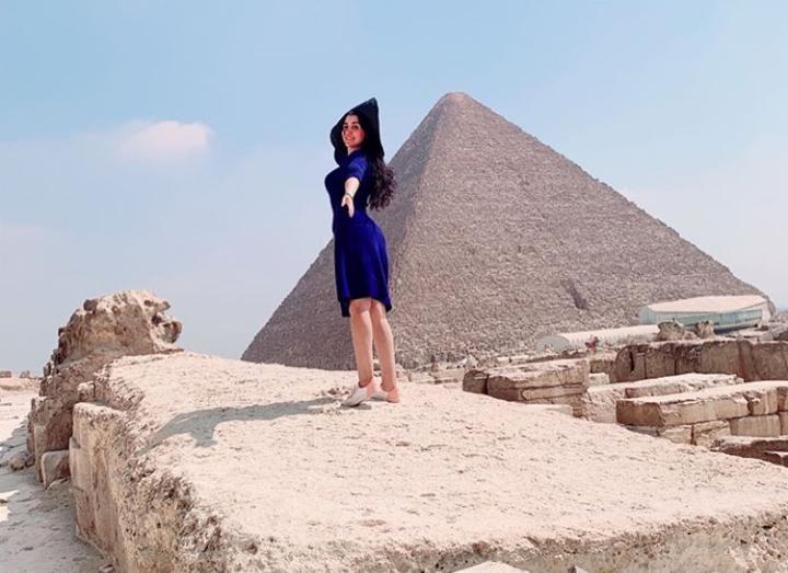 جيهان خليل تتألق بسيشن جديد فى الاهرامات .. صور