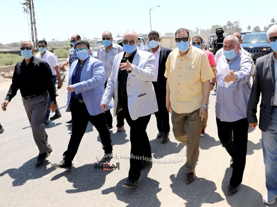 محافظ بني سويف يواصل متابعته لمواقع تطوير الأسواق والمواقف
