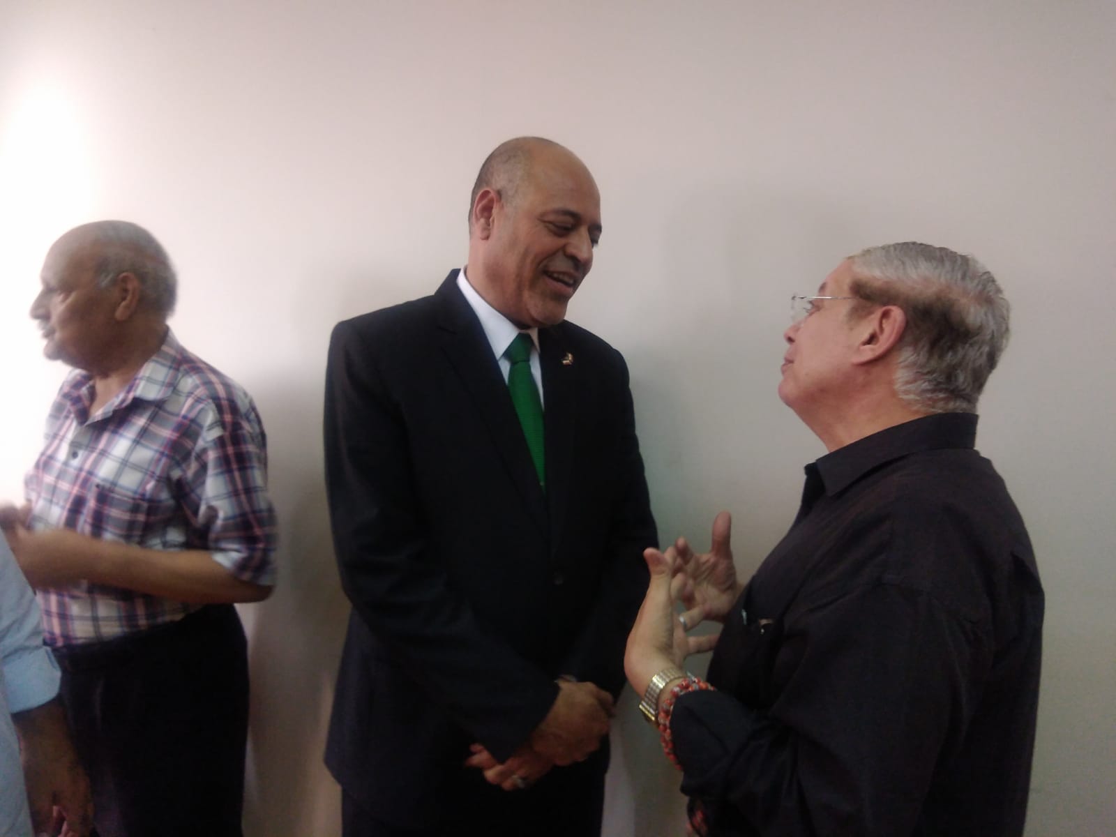 توطيد علاقات العمل بين طرفى الانتاج لتعظيم دور الصناعة الوطنية