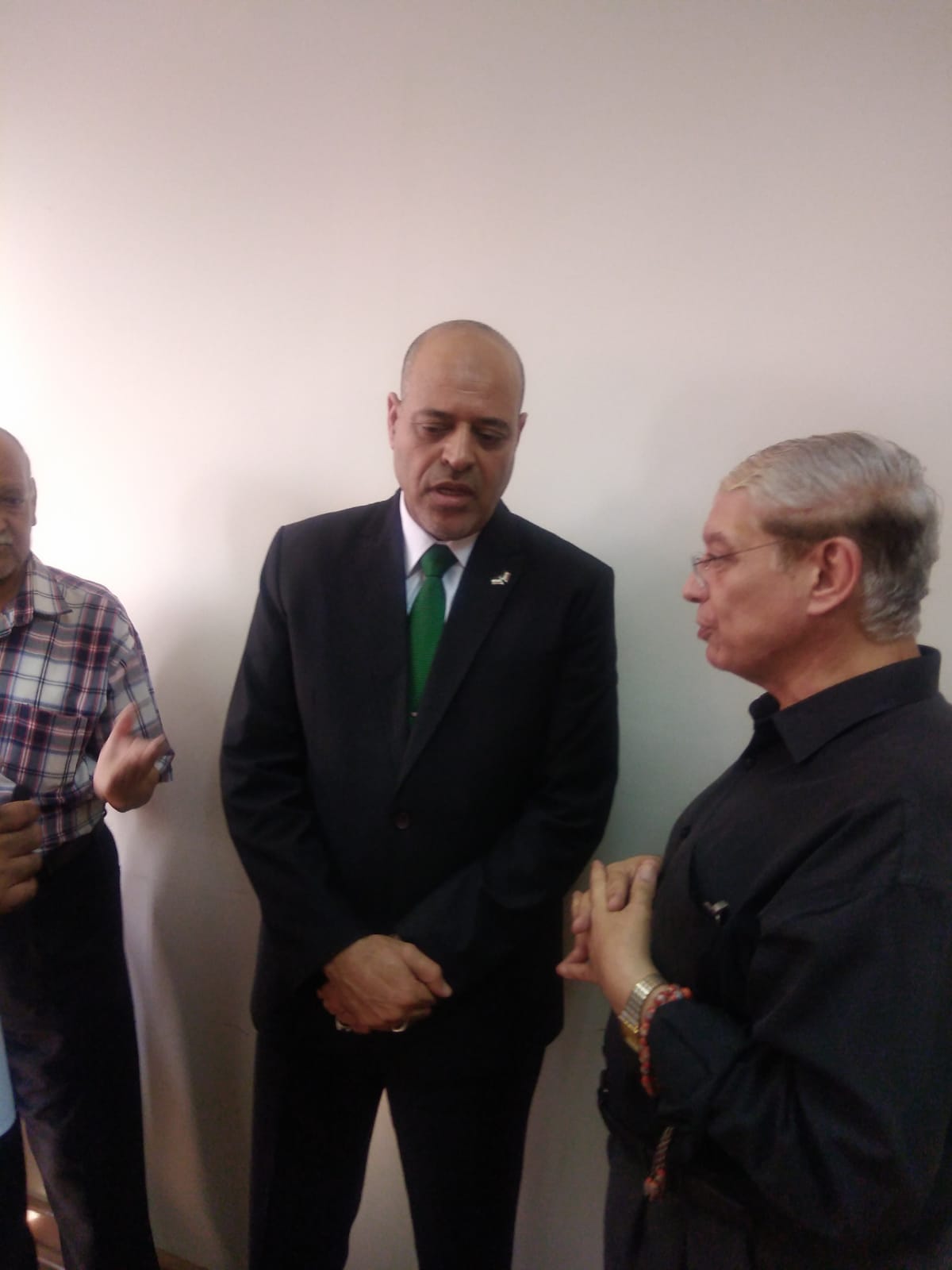 توطيد علاقات العمل بين طرفى الانتاج لتعظيم دور الصناعة الوطنية