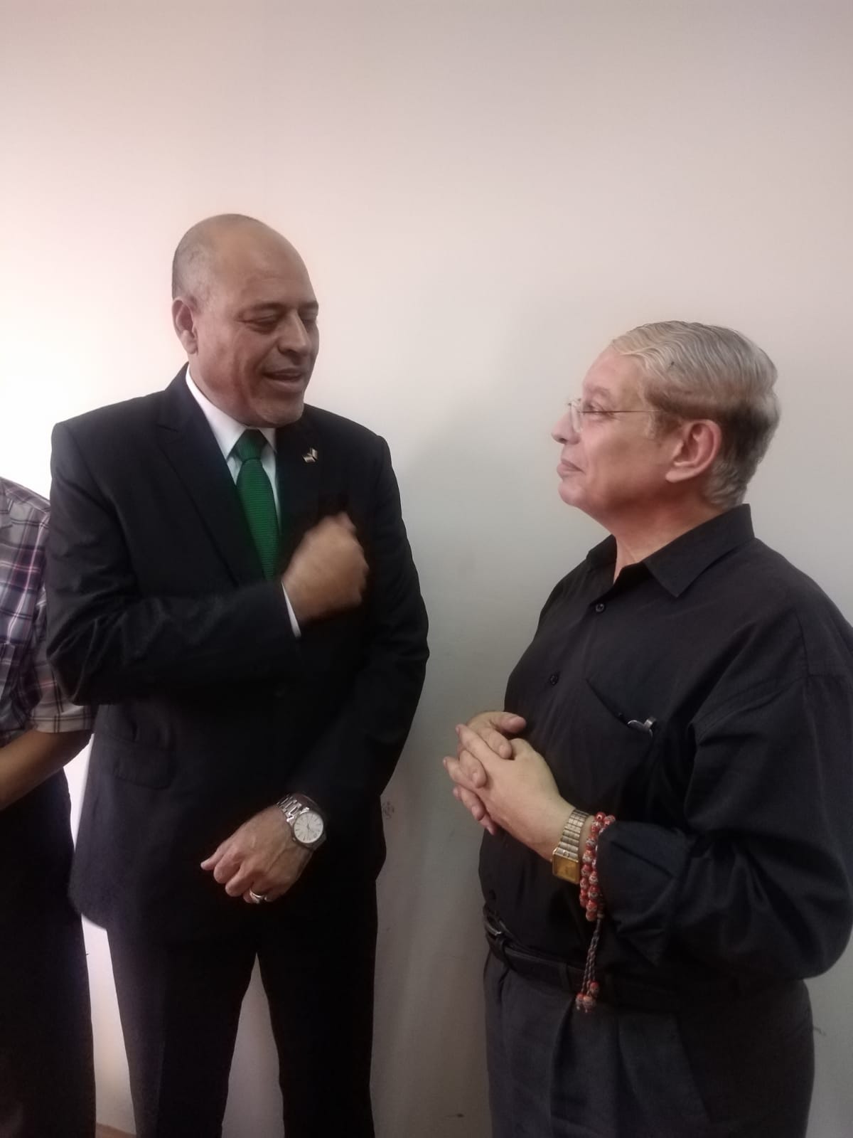 توطيد علاقات العمل بين طرفى الانتاج لتعظيم دور الصناعة الوطنية