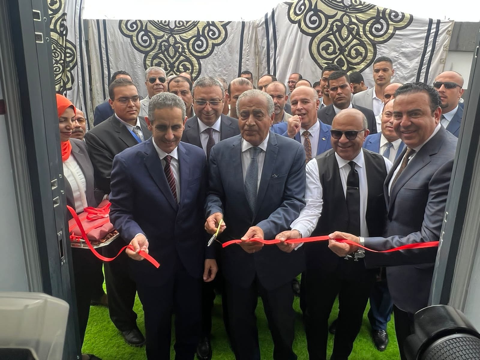 الدكتور على المصيلحى وزير التموين والتجارة الداخلية