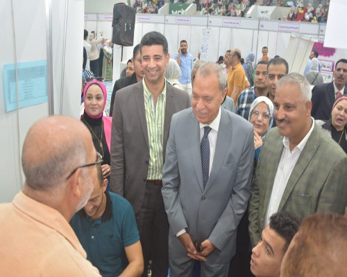 محافظ القليوبية يفتتح ملتقى توظيف بنادي سيتي كلوب بمدينة بنها 