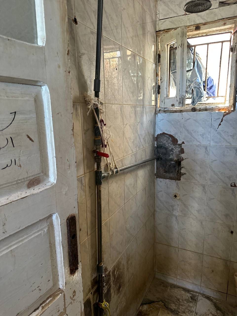 النيابة الإدارية تعاين موقع وفاة طفلة بـ