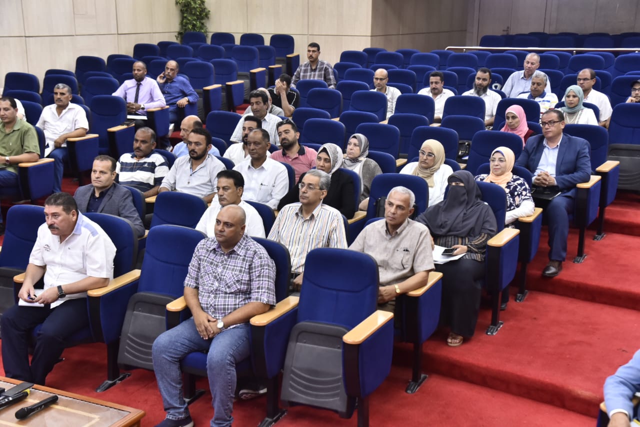 محافظ مطروح يناقش مقترحات المرحلة الثانية لمبادرة حياة كريمة 