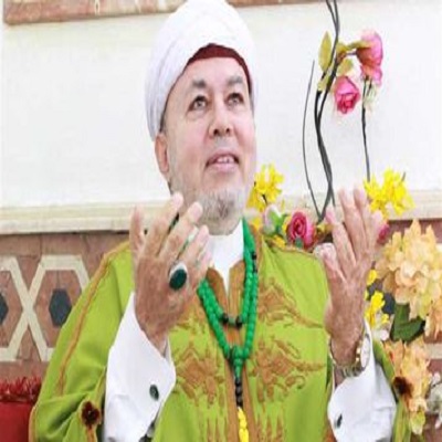 شيخ الطريقة التيجانية الصوفية