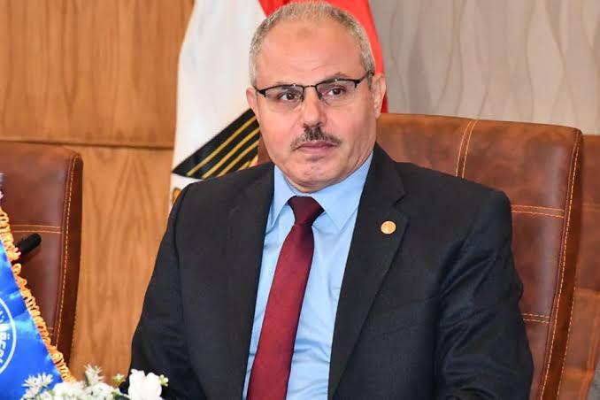 الدكتور ناصر مندور رئيس جامعة قناة السويس