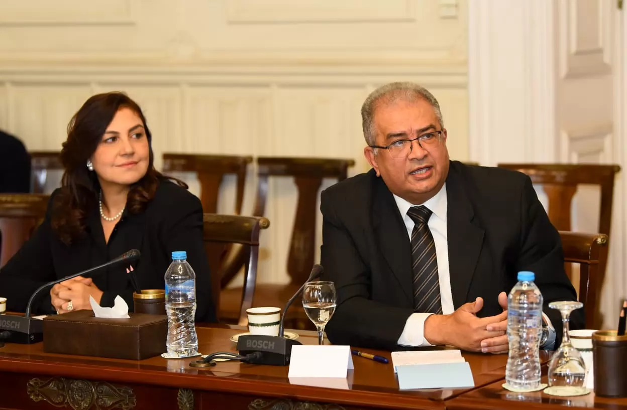 وزير الخارجية يلتقي أعضاء اللجنة الوطنية لآلية مراجعة النظراء الأ