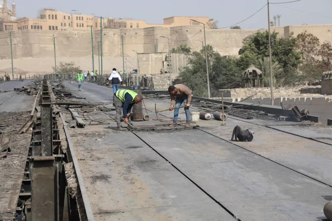 محافظ القاهرة يتابع أعمال فك وإزالة كوبرى السيدة عائشة 