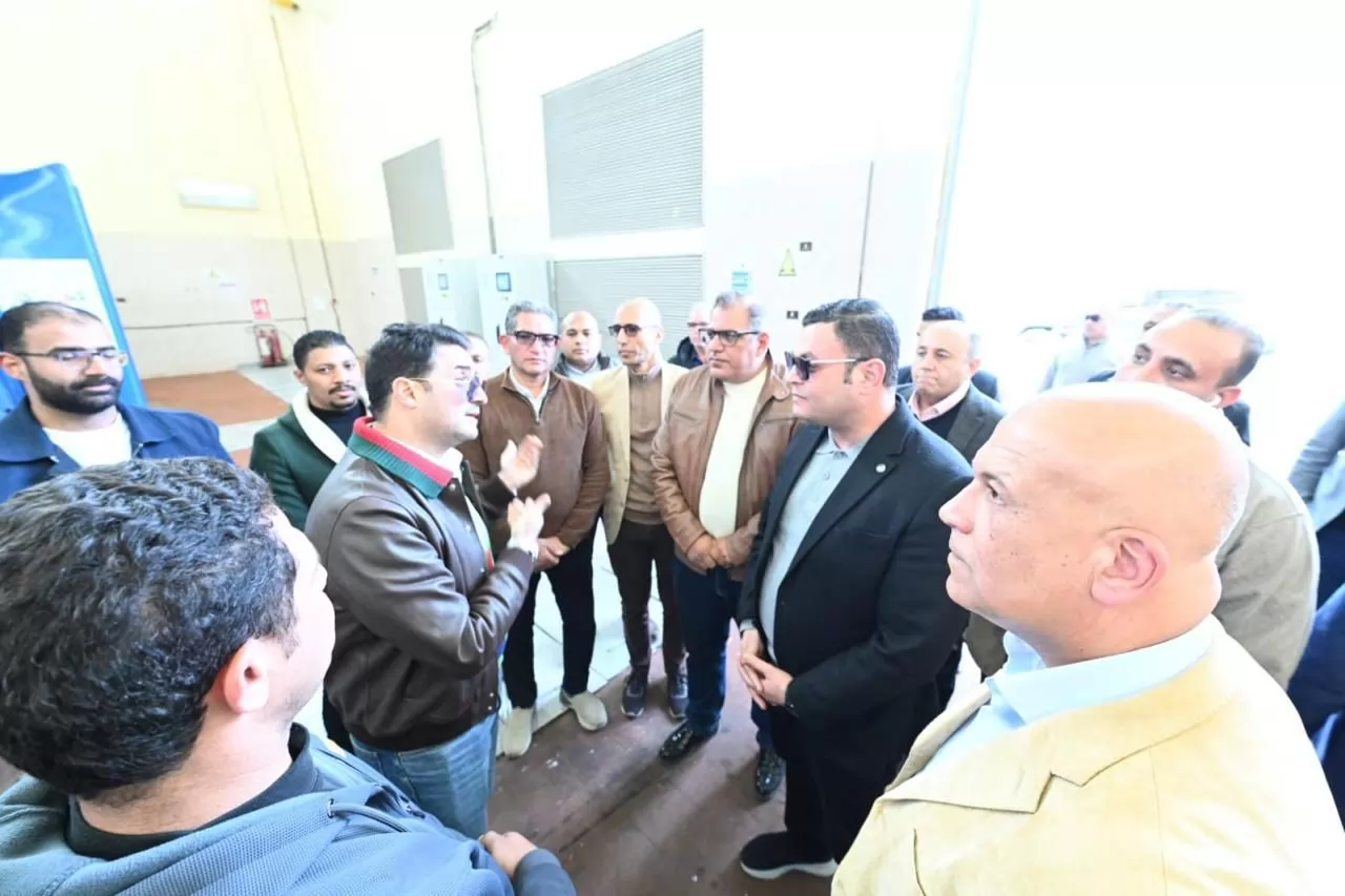 وزير الإسكان يوجه بتكثيف أعمال محطة مياه الشيخ زايد