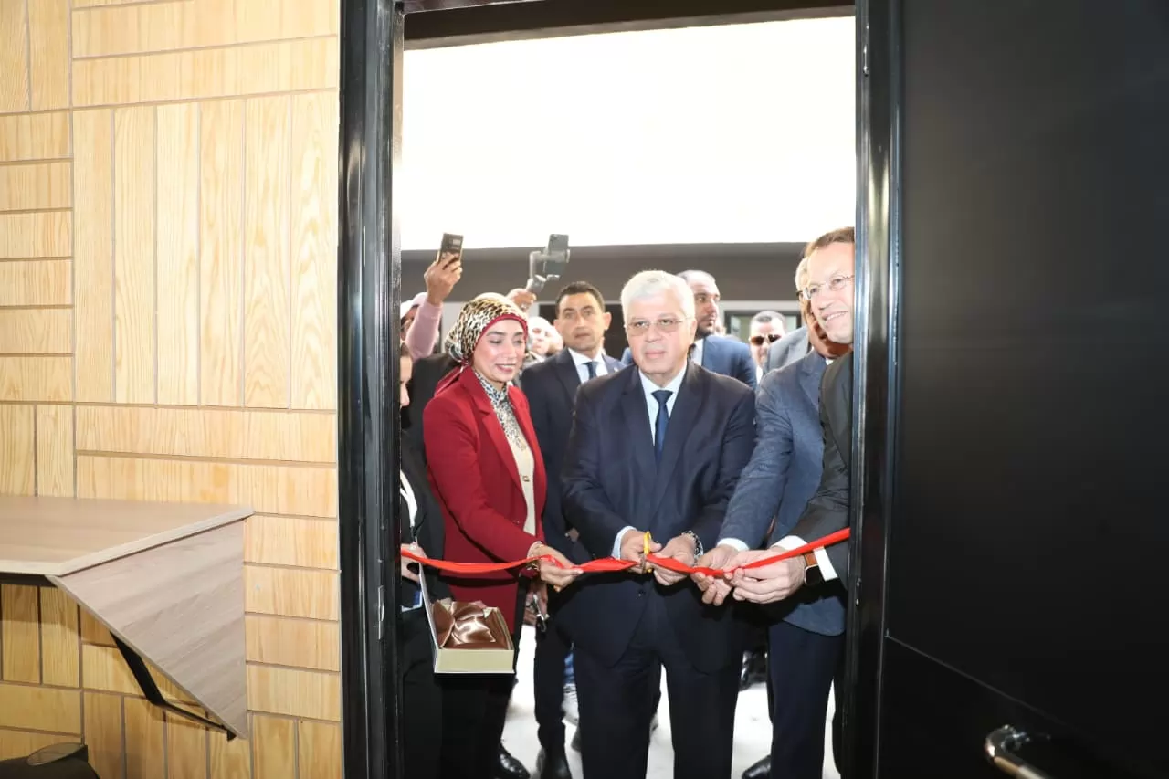 افتتاح مركزتمكين للإبداع والتكنولوجيا بكليةالفنون الجميلة بالأقصر