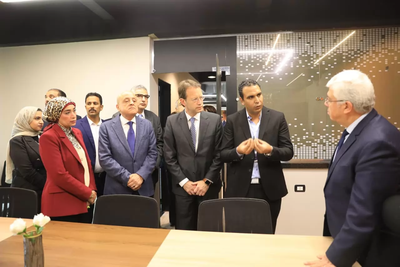 افتتاح مركزتمكين للإبداع والتكنولوجيا بكليةالفنون الجميلة بالأقصر