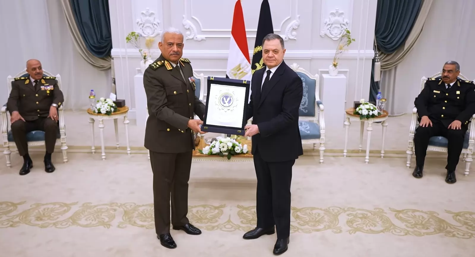 وزير الداخلية: التاريخ سيظل يخلد جهود و تضحيات رجال الشرطه والجيش