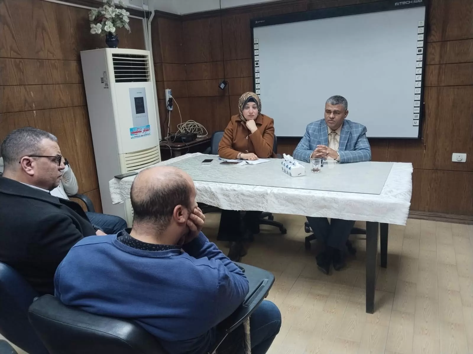 وكيل وزارة الصحة بالمنيا يجتمع بمديري مستشفيات العدوة والشيخ فضل 