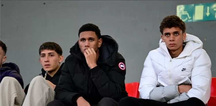 شاهد.. حمزة عبد الكريم يحضر مباراة برشلونة أتلتيك ضد تيرراسا