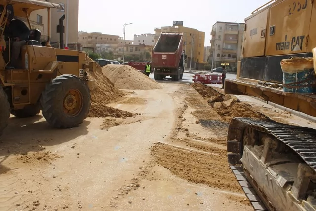 رئيس جهاز بدر يكشف عن نبأ سار بشأن ملف المياه فى المدينة.. بالصور