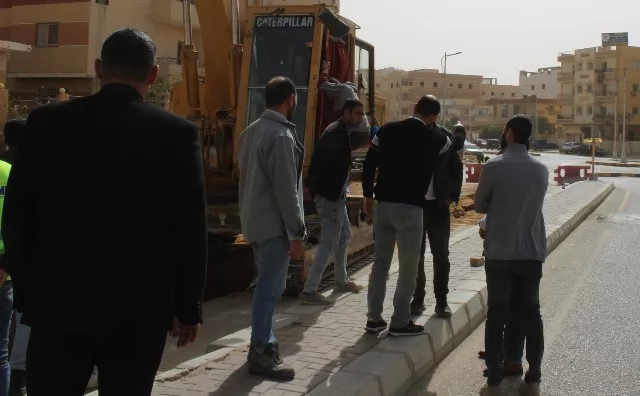 رئيس جهاز بدر يكشف عن نبأ سار بشأن ملف المياه فى المدينة.. بالصور