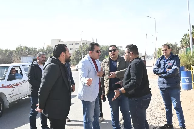 رئيس جهاز العاشر يتفقد أهم مشروعات المرافق بالمنطقة الصناعية.. صو