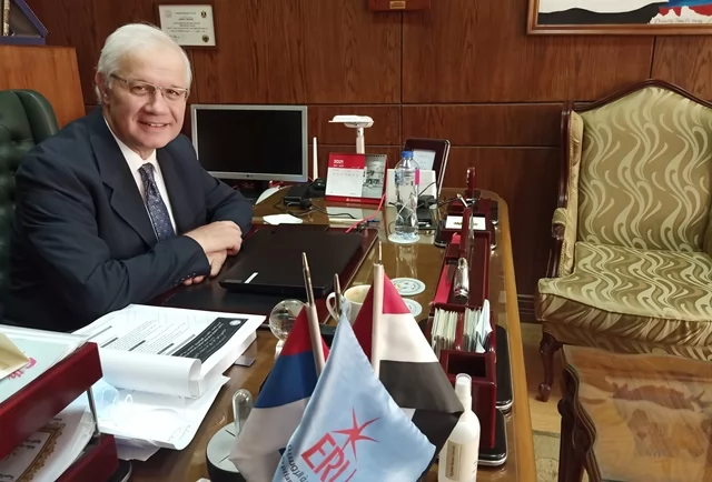 صيدلة الجامعة المصرية الروسية تنظم معرض الطلاب لمستحضرات التجميل.