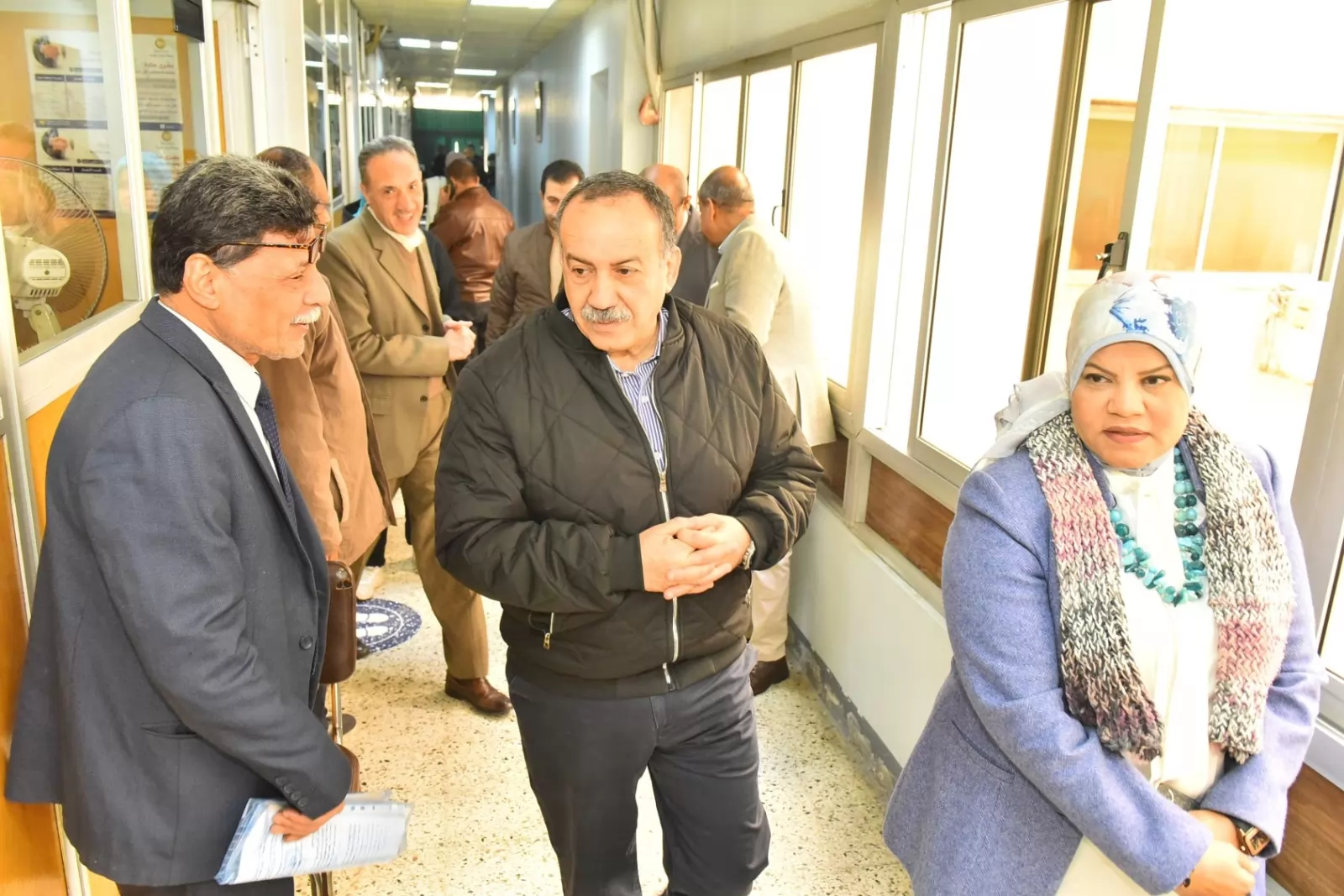 محافظ أسيوط فى جولة تفقدية بمقر مركز خدمات المستثمرين 