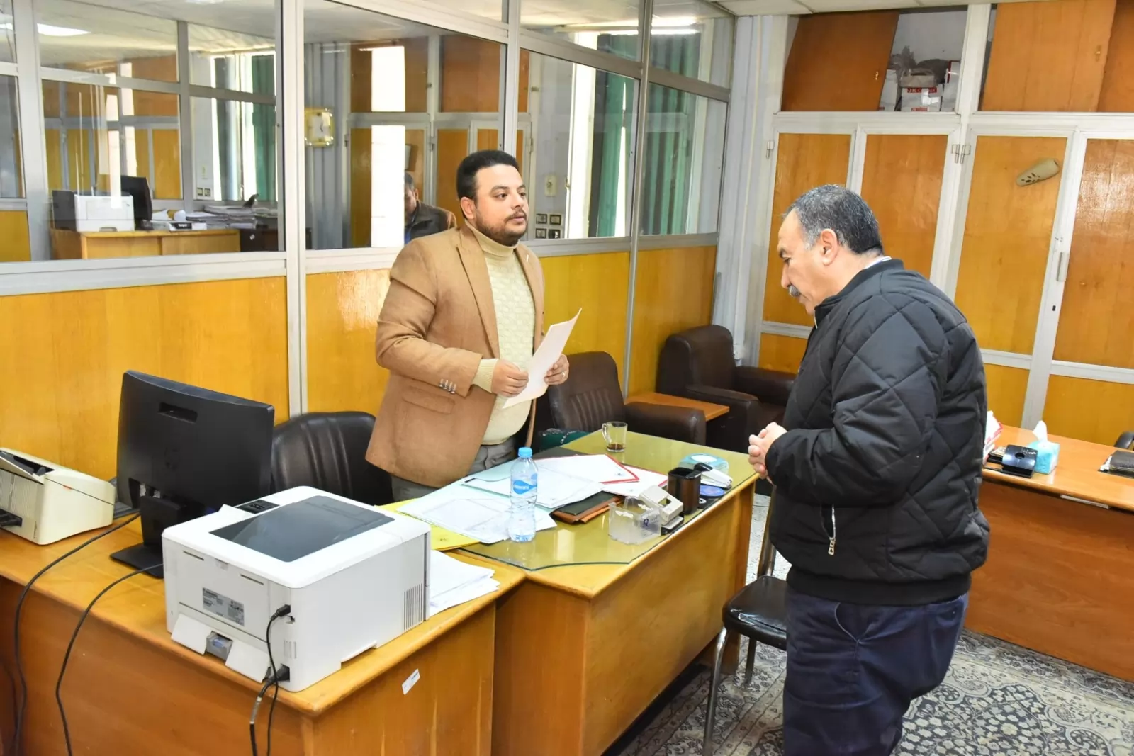 محافظ أسيوط فى جولة تفقدية بمقر مركز خدمات المستثمرين 