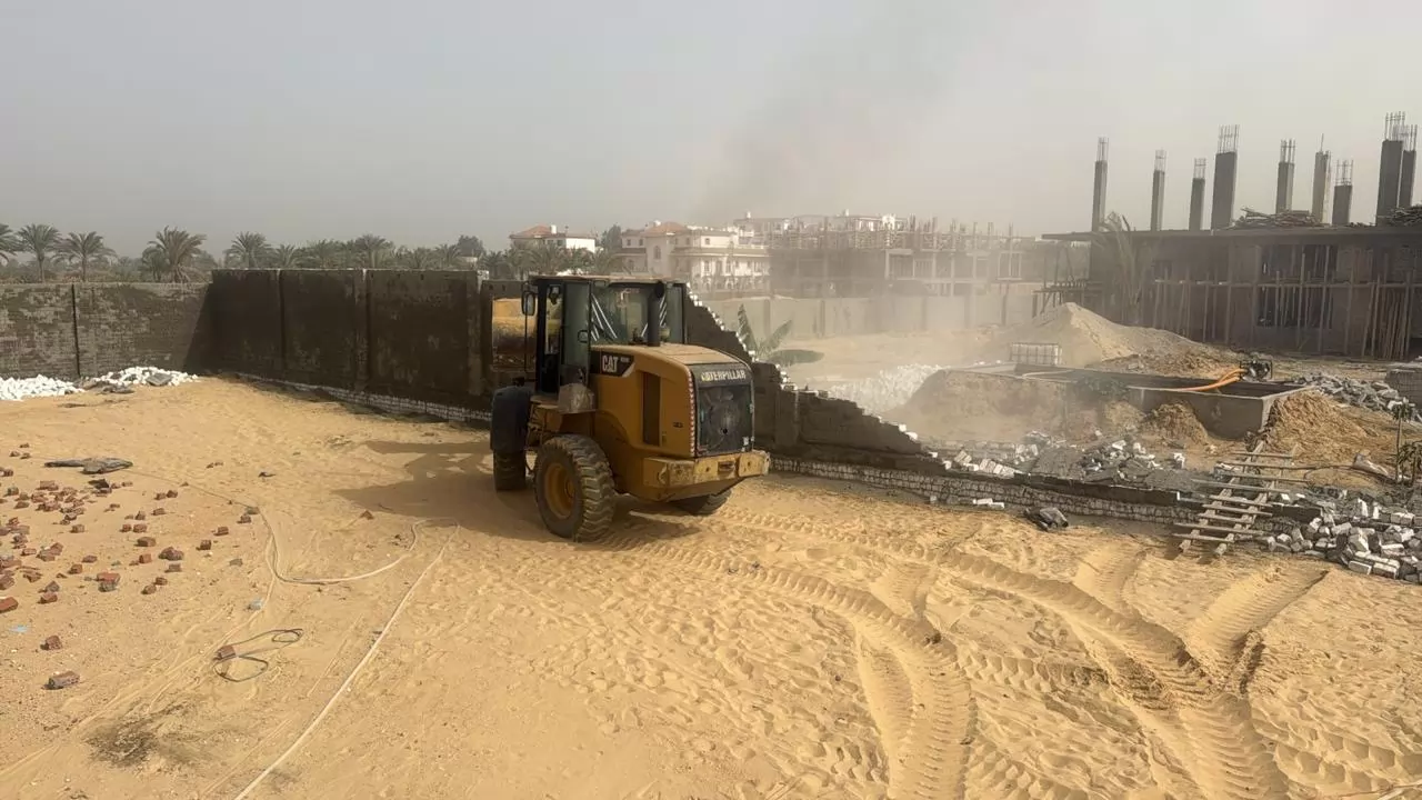  العبور الجديدة تنفذ 3 قرارات إزالة على 24 فدانًا .. صور