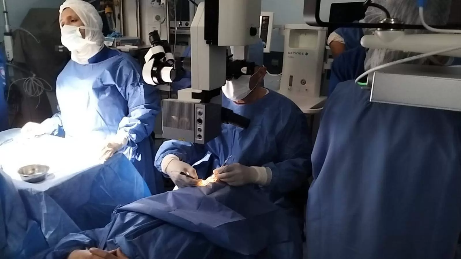 جامعة القناة تواصل دورها المجتمعي بإجراء جراحات عيون مجانية