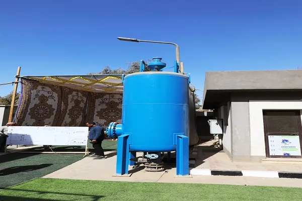 محافظ أسوان يعطى إشارة البدء للتشغيل التجريبى لمحطة رفع البحيرة