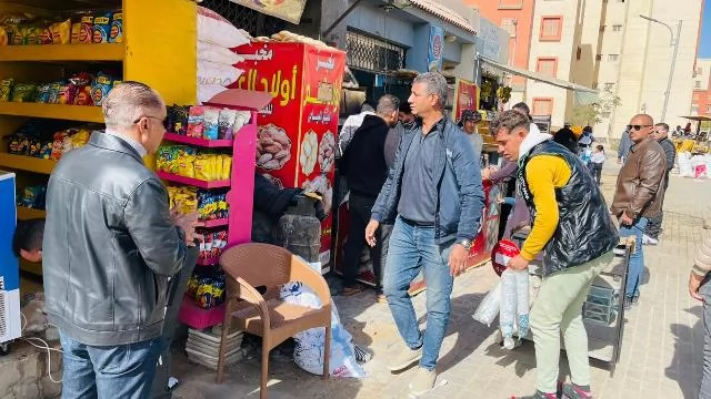 المخالفين على صفيح ساخن فى حدائق العاصمة بسبب مطاردات الجهاز.. با