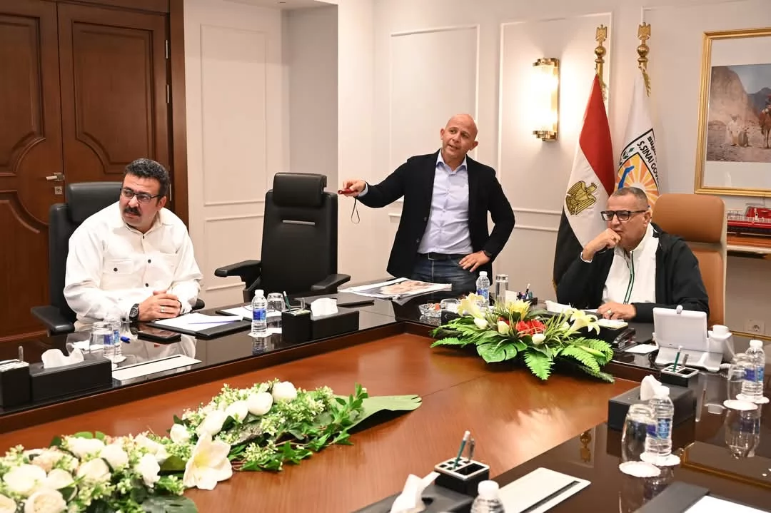 محافظ جنوب سيناء يبحث التنسيق لإقامة سباق