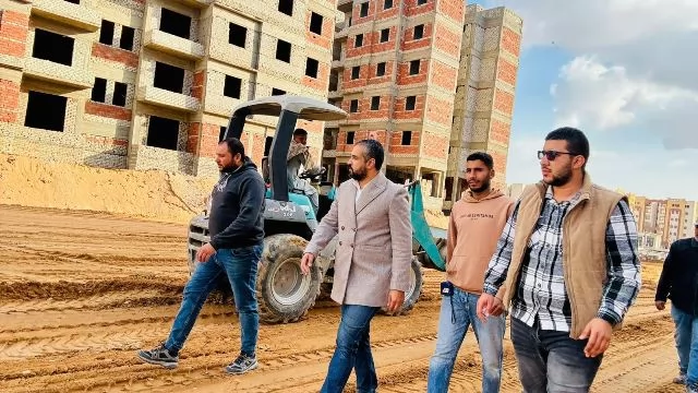 تعرف على أحدث مشروعات الزراعة والطرق والإنارة فى العبور الجديدة..