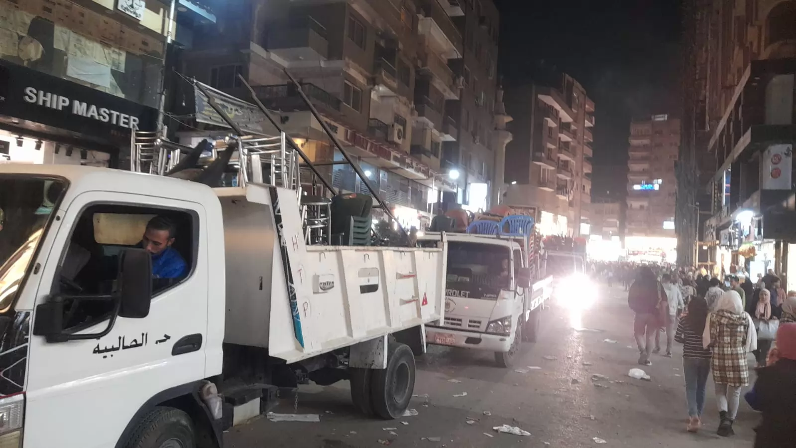 محافظة الجيزة ترفع إشغالات وتعديات الباعة الجائلين بشارع العريش 