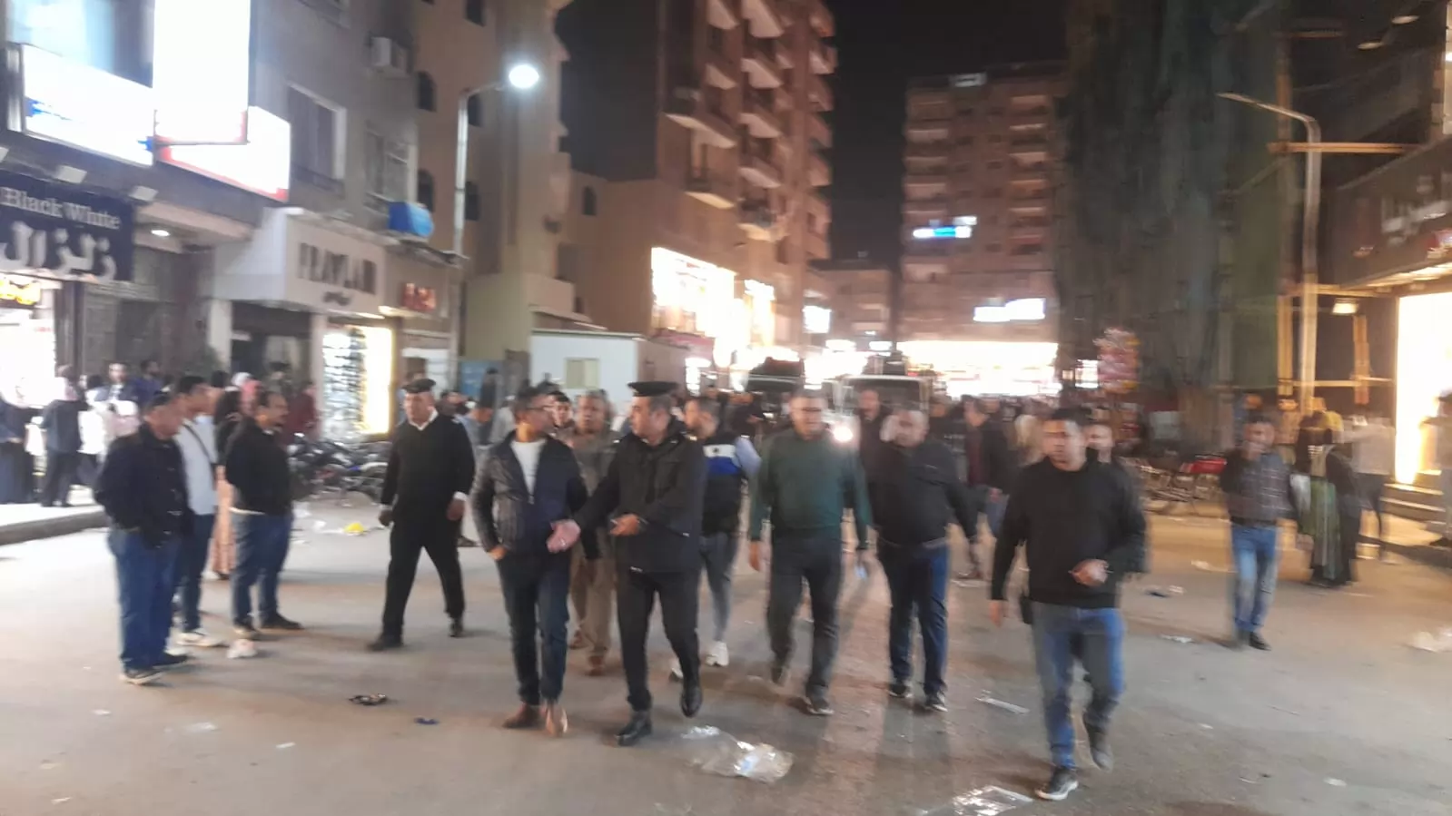 محافظة الجيزة ترفع إشغالات وتعديات الباعة الجائلين بشارع العريش 