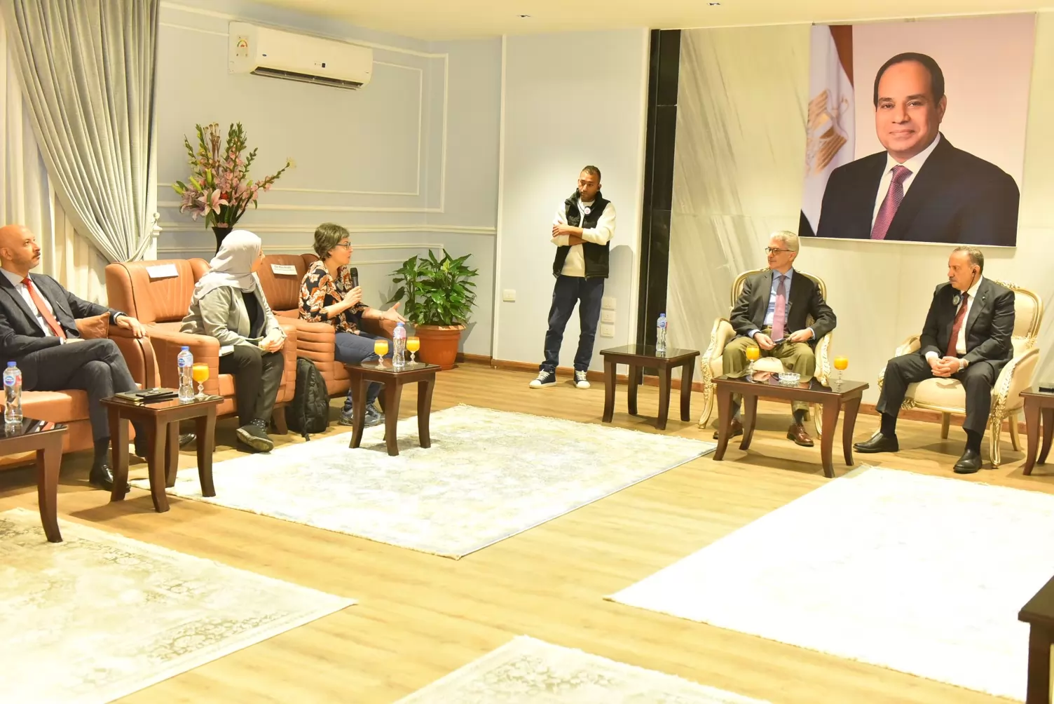 محافظ أسيوط يبحث مع وفد الاتحاد الأوروبي واليونيدو توسيع التعاون 
