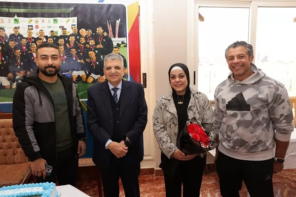 هيئة قناة السويس تكرم فريق الهوكي بنادي بورفؤاد الرياضي 