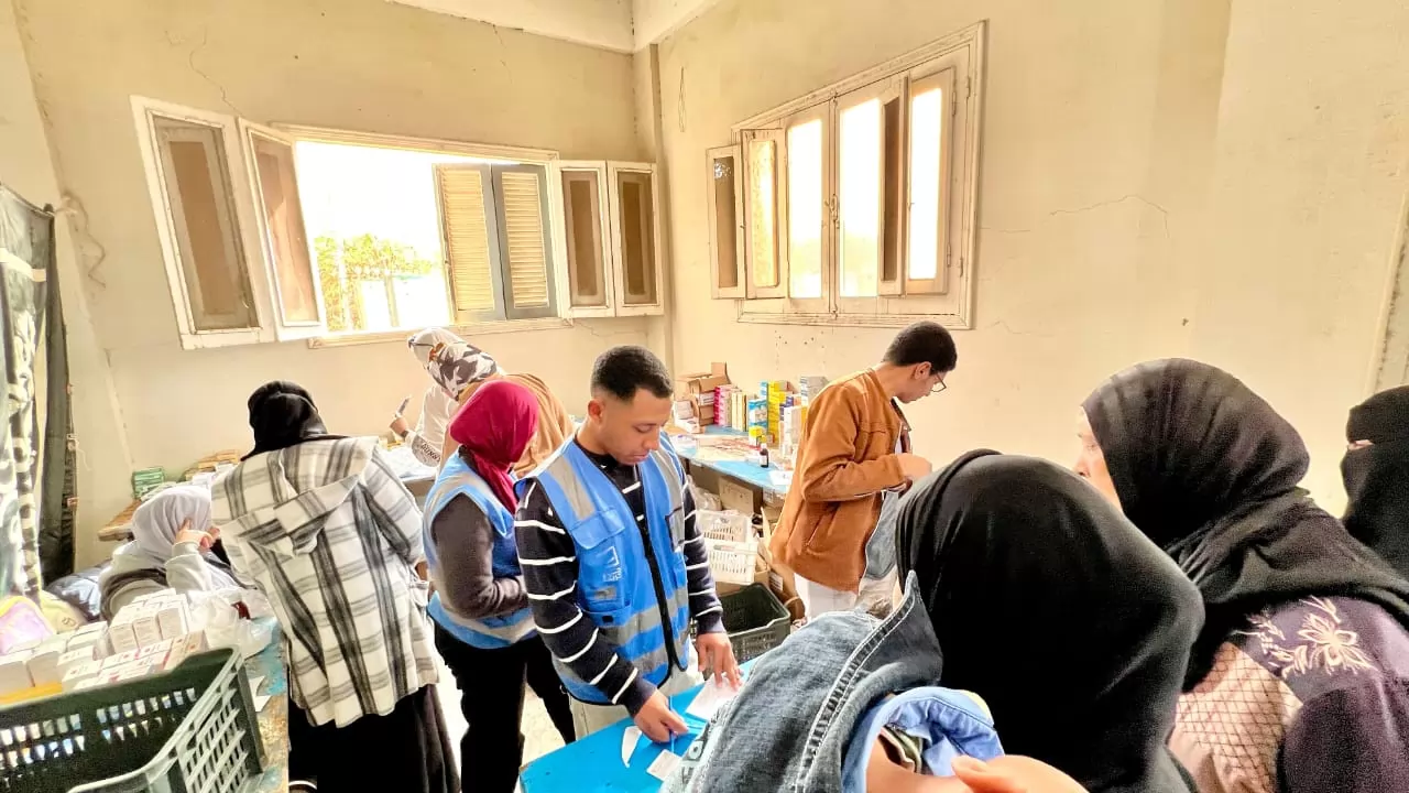 جامعة القناة تطلق قافلة تنموية شاملة لخدمة أهالي حي الجناين