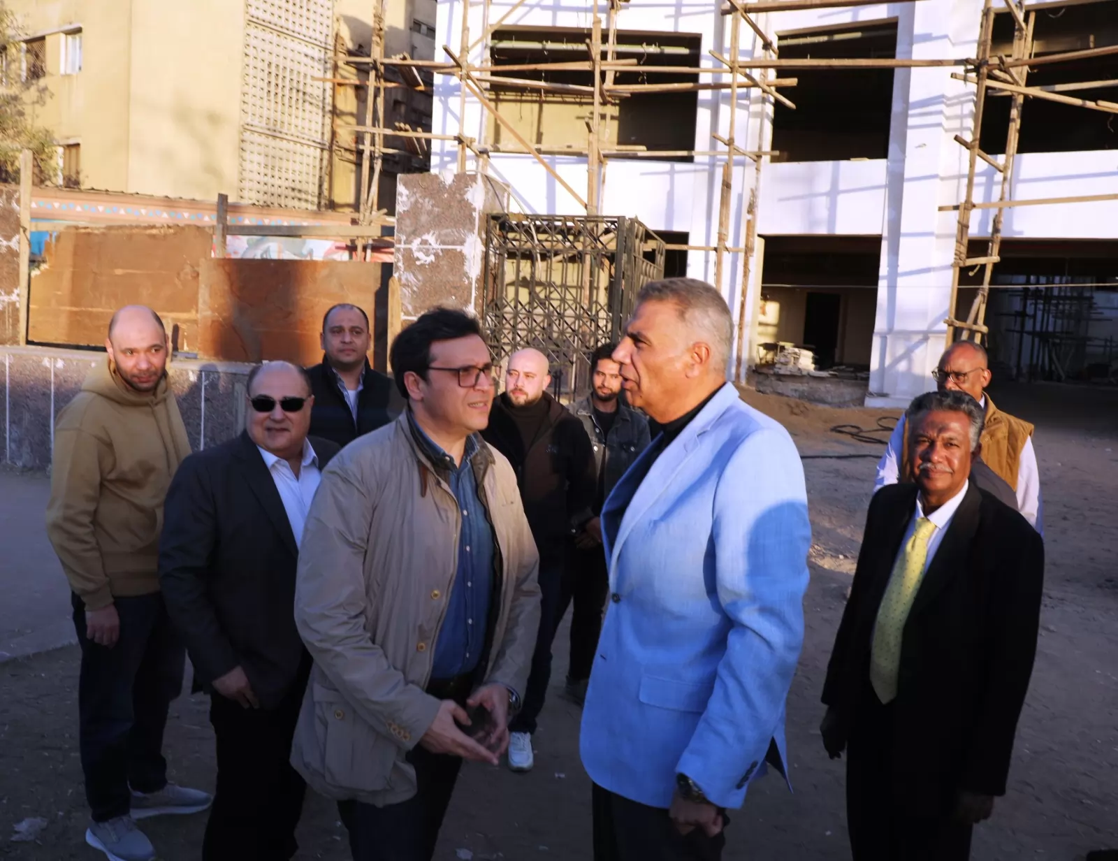وزير الثقافة ومحافظ أسوان يتفقدان مشروع احلال وتجديد قصر الثقافة