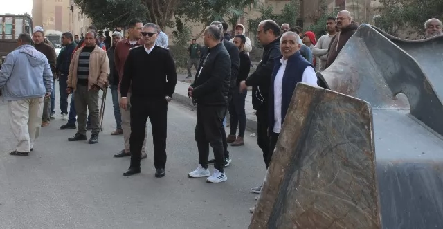 قيادات جهاز مدينة بدر تغلق 25 محل فى 