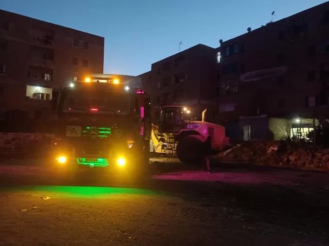 قيادات جهاز مدينة بدر تغلق 25 محل فى 