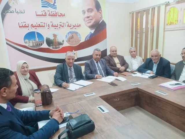 وكيل تعليم قنا يتابع استعدادات بدء الدراسة بالفصل الدراسي الثاني