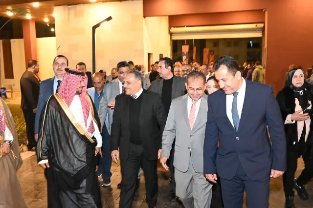 قيادات الشباب والرياضة وجهاز العاشر يفتتحون نادى 