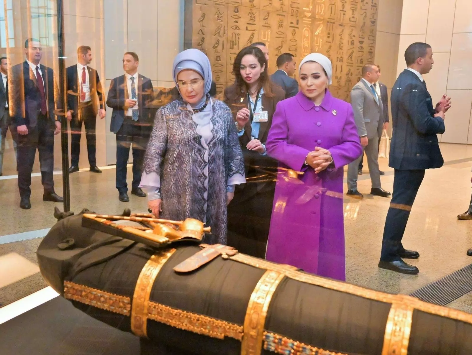 السيدة انتصار السيسي: سعدت بمرافقة أمينة أردوغان في جولة داخل المتحف المصري الكبير