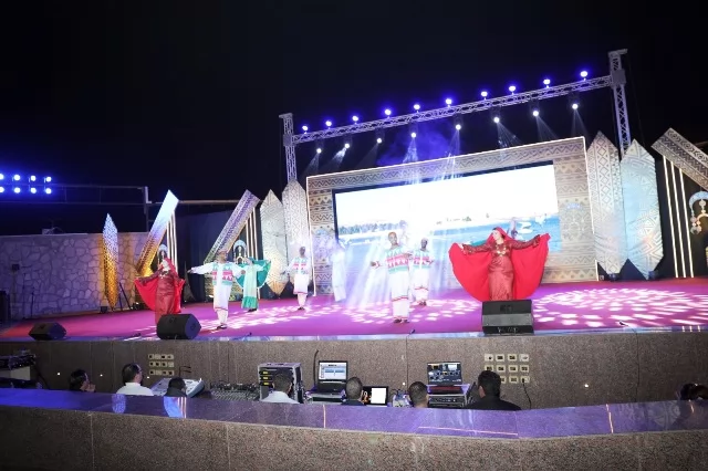 وزير الثقافة ومحافظ أسوان يفتتحان المهرجان الدولى الثالث عشر 