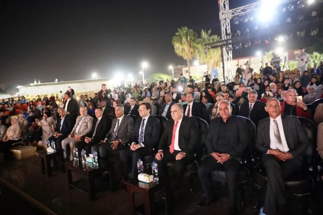 وزير الثقافة ومحافظ أسوان يفتتحان المهرجان الدولى الثالث عشر 