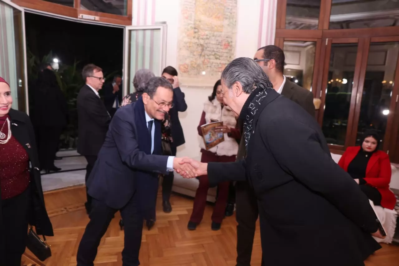 المستشار سامح عبد الحكم وحرمه في العرض الأول لأوبرا توت عنخ آمون 