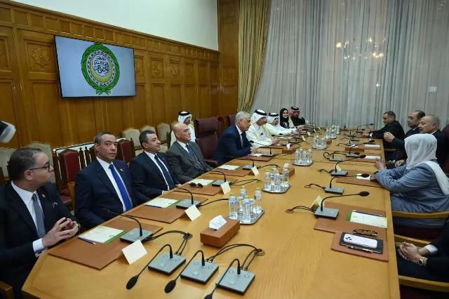 النائب العام المصري ونظيره القطري يزوران امين جامعة الدول العربية