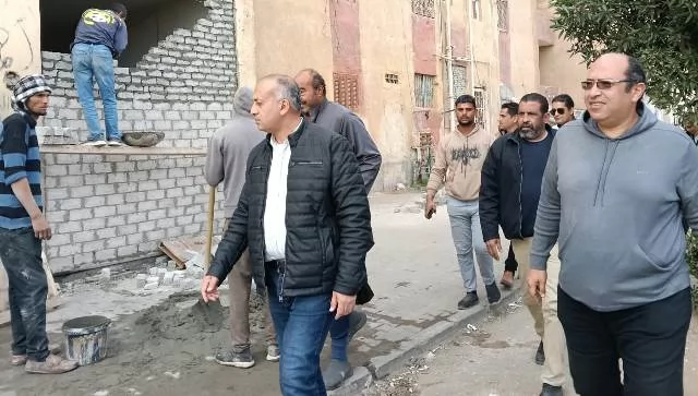 شاهد أهم فيديو.. قيادات جهاز بدر يغلقوا 80 محل بمنطقة الزلزال للت